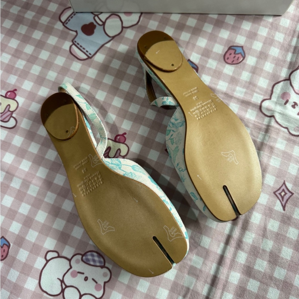 Maison Margiela Floral Split-Toe Slingback Flats in Mint and Cream - Picture 4 of 8